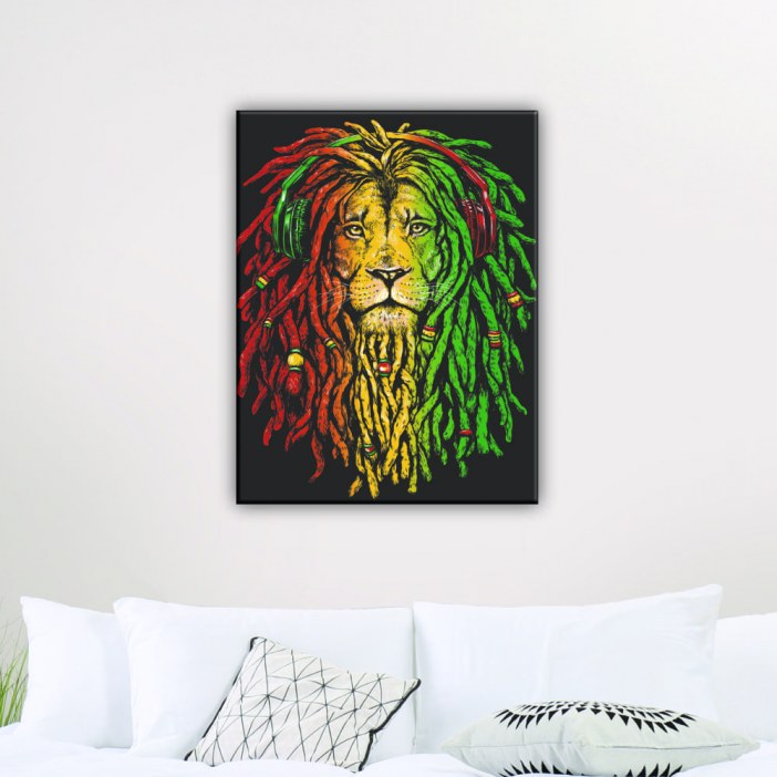 Quadro leão em tons de vermelho verde