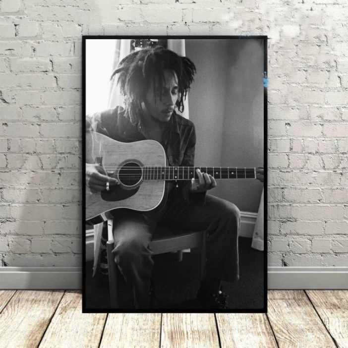 Quadro Bob Marley com guitarra a preto e branco
