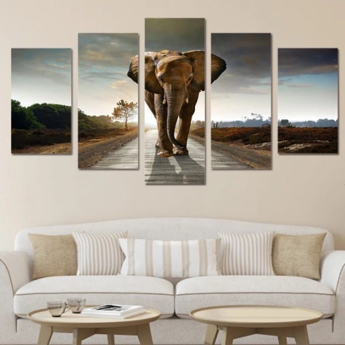 Quadro africano elefante na estrada